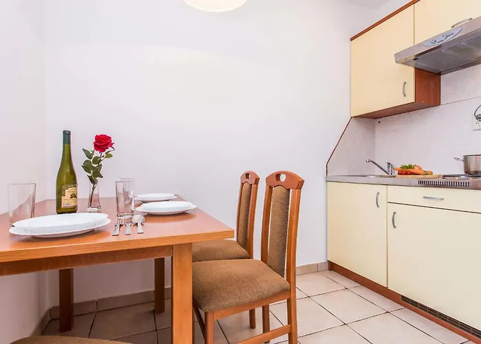 Lejlighed Beautiful In With Kitchen Njivice
